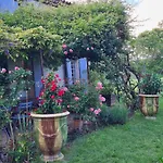 Des Pins Konukevi Mane (Alpes-de-Haute-Provence)