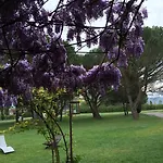 Des Pins Pensionat Mane (Alpes-de-Haute-Provence)